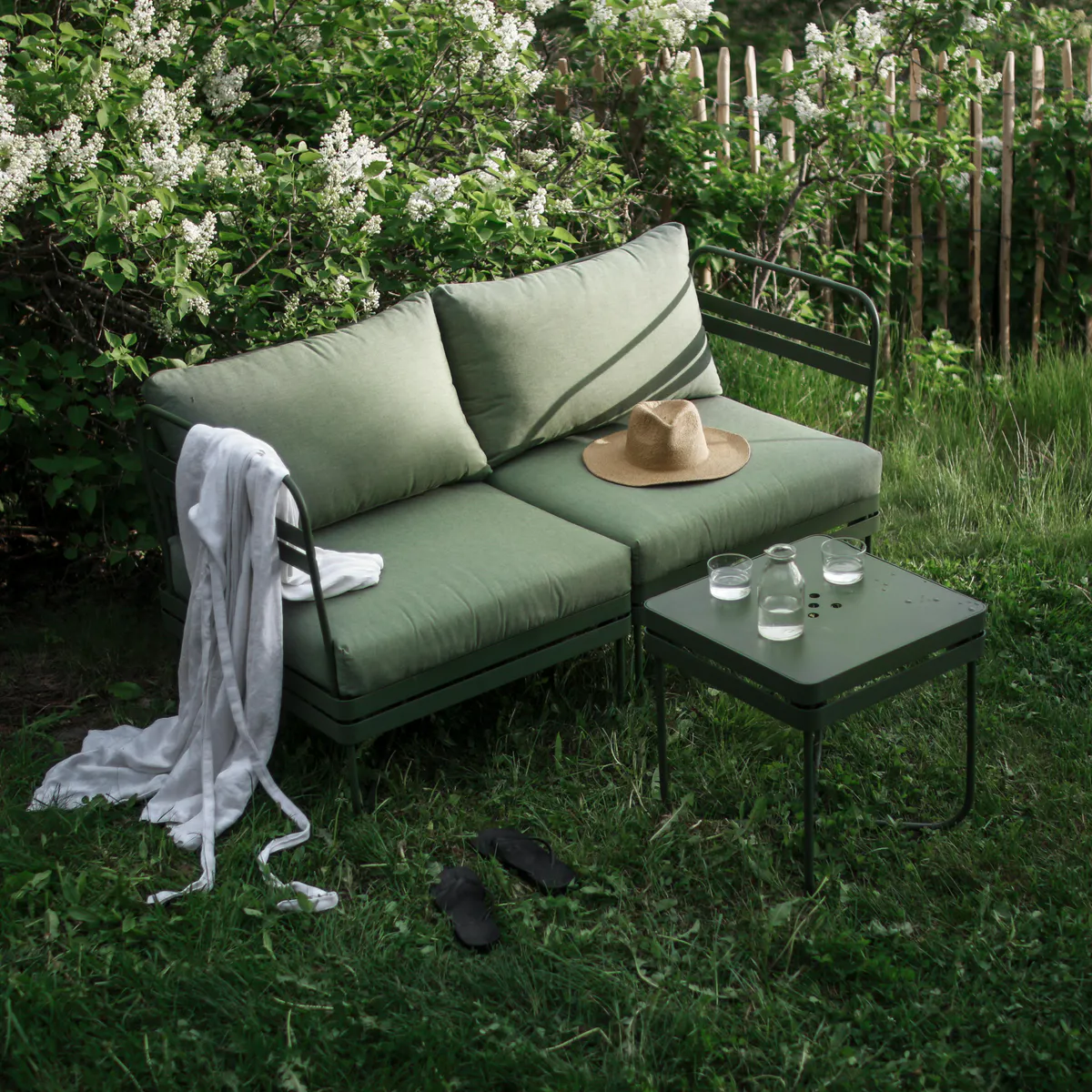 Bris Loungebord 45x45 - Deep Olive