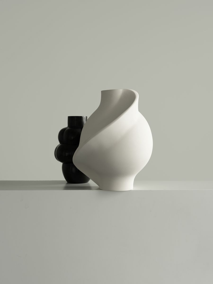 Ceramic Pirout Vase 02, Raw White