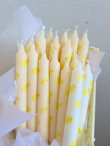 Hovedbilde Stearinlys korte med påskekyllinger - Mila Noire